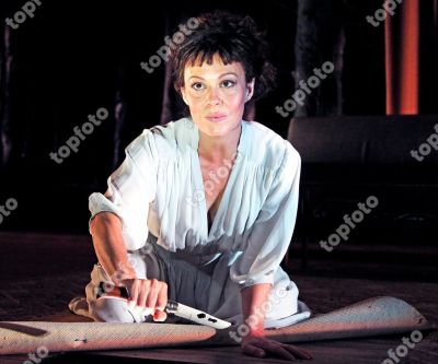 medea13.jpg