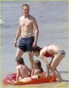 shirtless-damian-lewis-bikini-clad-helen-mccrory-kiss-in-ibiza-05.jpg